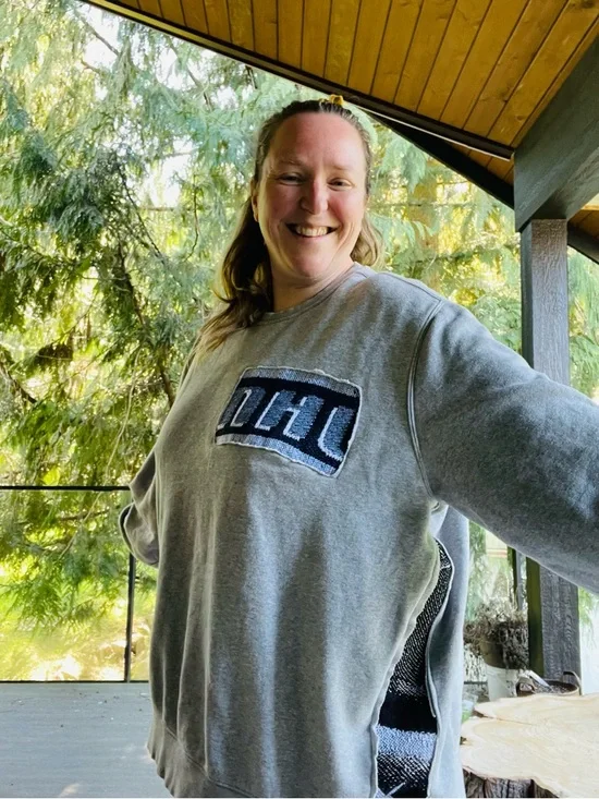 Upcycled Levi’s & Toronto maple leafs tapestry crewneck XXL - Picture 4 of 4